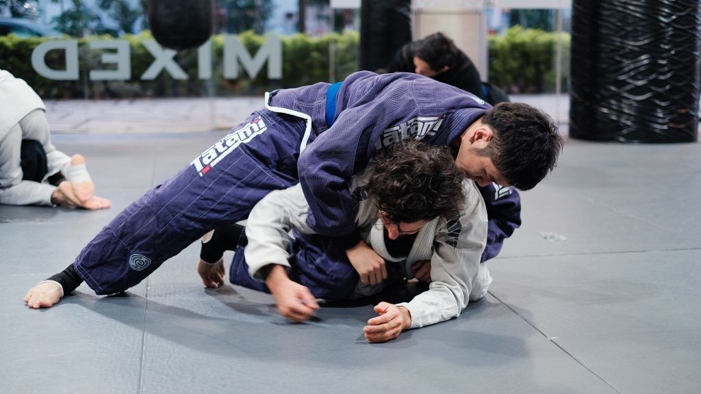 2 students rolling