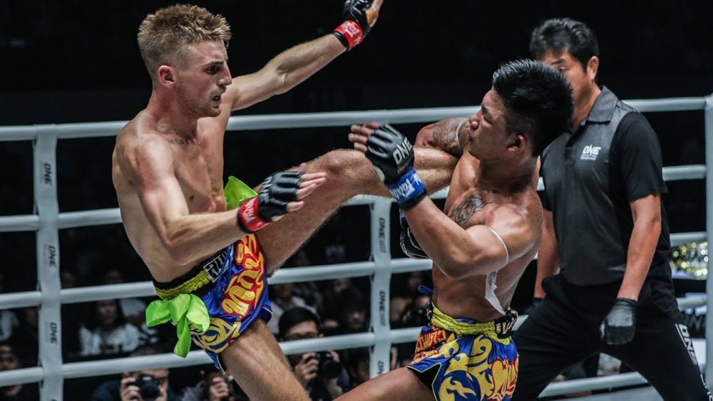 5 Effective Muay Thai Counter Techniques Using Sweeps